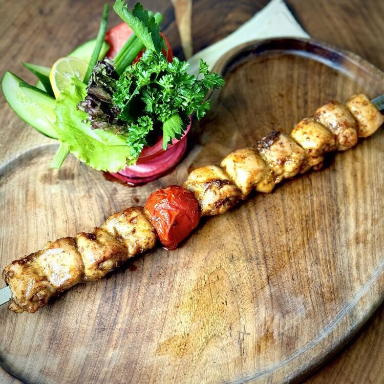 Tovuq go'shtidan shashlik