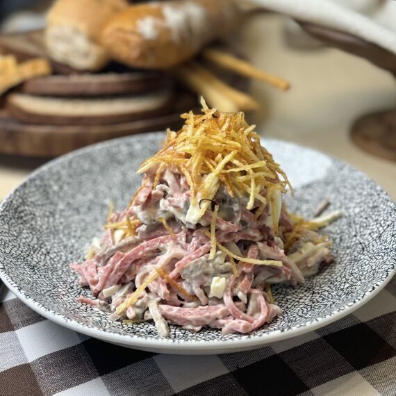 Salat "Mujskoy kapriz" Salat "Mujskoy kapriz"